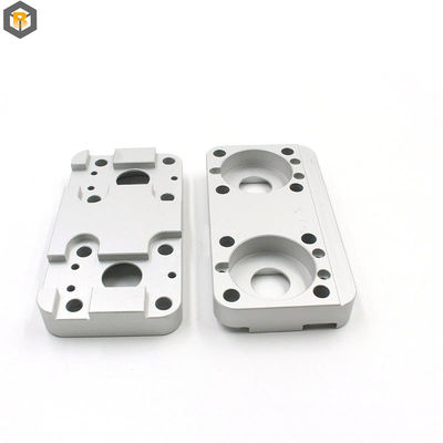高精度 5 軸 ピアス プラスチックフライディング ターニング CNC 機械のための機械化カスタムパーツ